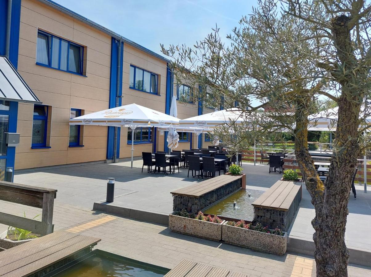 Sporthotel Neuruppin - Apartmenthaus Mit Ferienwohnungen Exterior foto